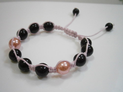 Náramek Shamballa růžovočerný — foto 2
