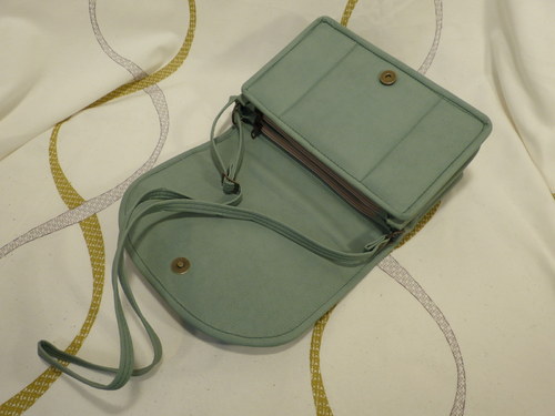 Etue - Ariel - Sleva 50 % — foto 3