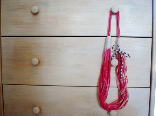 Látkový Náhrdelník Pinky — foto 4