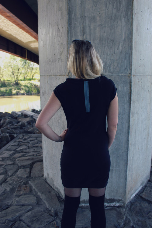 Šaty PFAU — foto 4