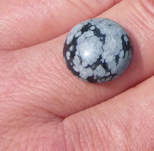 Obsidián vločkový - kabošon - 1 cm - B51 — foto 3