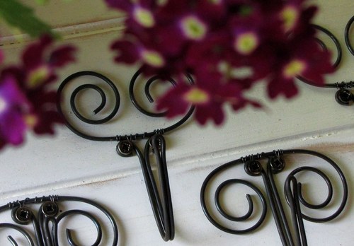 Ornamentální... drátovaný věšák — foto 2