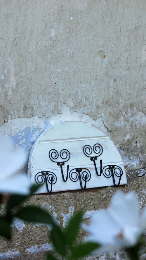 Ornamentální... drátovaný věšák — foto 3