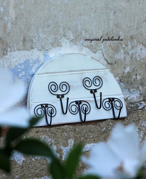 Ornamentální... drátovaný věšák — foto 6