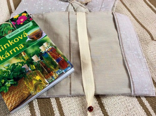 Obal na knihu z babiččiny krabička — foto 3