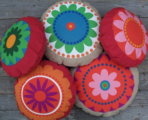 Kulaté polštářky- pro dobrou náladu...II — foto 5