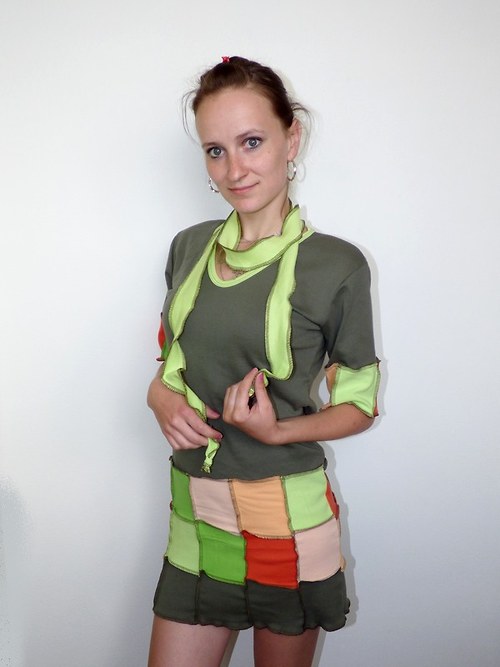Šaty "Mini khaki s kostkami a páskem" — foto 3