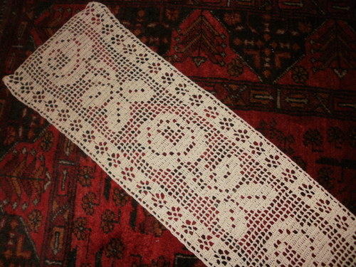 Béžový stolní běhounek. — foto 2