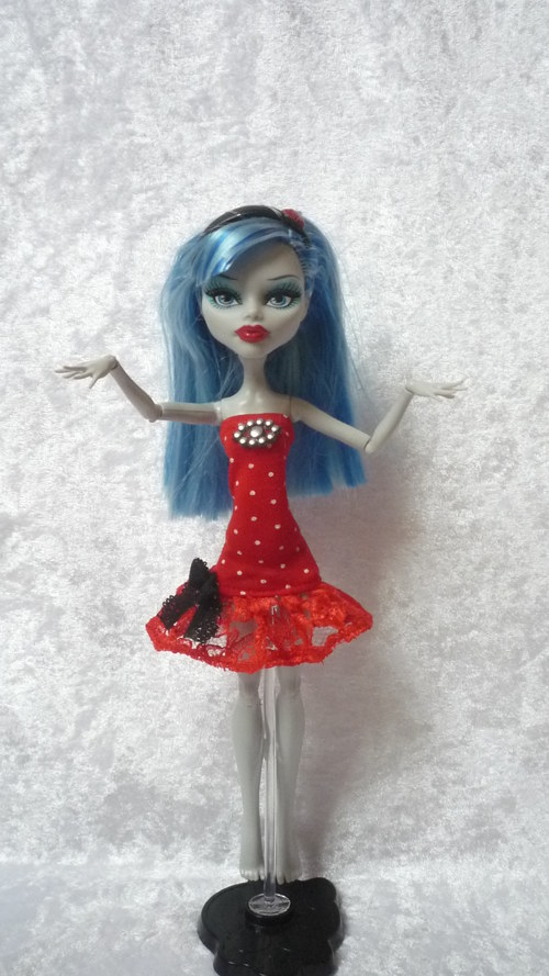 Monster High miluje červenou — foto 3