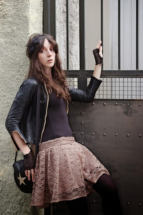 Měděná krajková sukně — foto 2