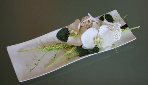 Keramický tác s orchidejemi v zelenobílé — foto 2