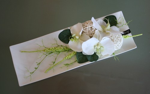 Keramický tác s orchidejemi v zelenobílé — foto 4