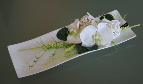 Keramický tác s orchidejemi v zelenobílé — foto 5