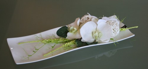 Keramický tác s orchidejemi v zelenobílé — foto 6