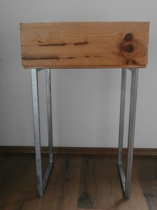 Vinný Odkládací Stolek — foto 2