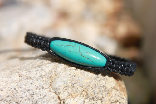 Tyrkenit/Howlit.. Náramek makramé/shamballa — foto 2