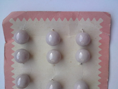 Skleněné knoflíčky s irisovým efektem — foto 3