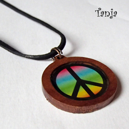 Hippie přívěsek ve dřevě — foto 2