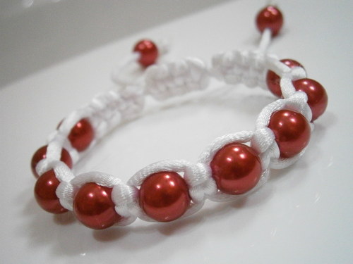 Náramek červený/bílý (shamballa) — foto 4