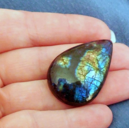 Labradorit - kabošon (23 x 36 mm) — foto 2