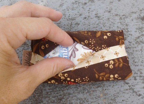 "Kapesníkovník" - Kytičky na hnědé — foto 3