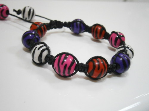 Náramek zebra barevná :-) ...shamballa/makramé — foto 2