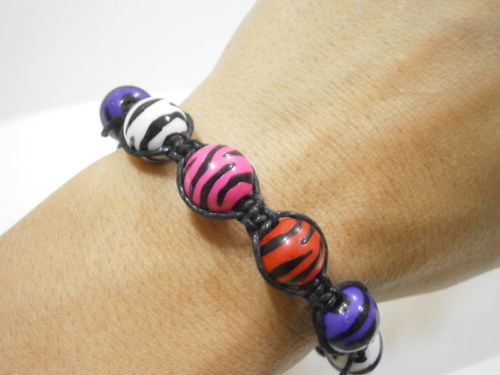 Náramek zebra barevná :-) ...shamballa/makramé — foto 5
