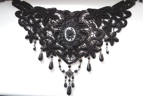 Květina v temnotě — foto 2