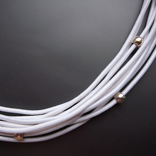 Colar branco — foto 3