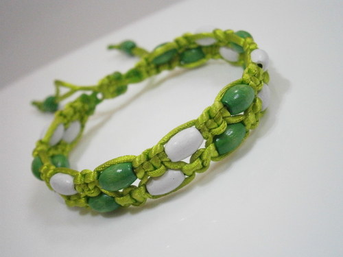 Náramek zelenobílý (shamballa) — foto 2
