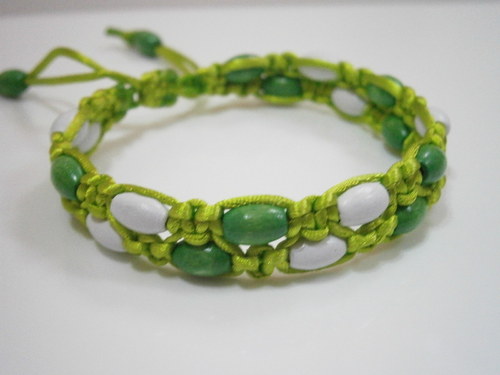 Náramek zelenobílý (shamballa) — foto 3