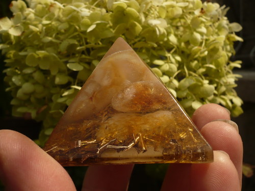 Pyramida s citrínem — foto 3