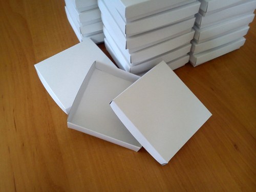 BÍLÁ KRABIČKA - krabičky na přání 9x9x2 cm — foto 2