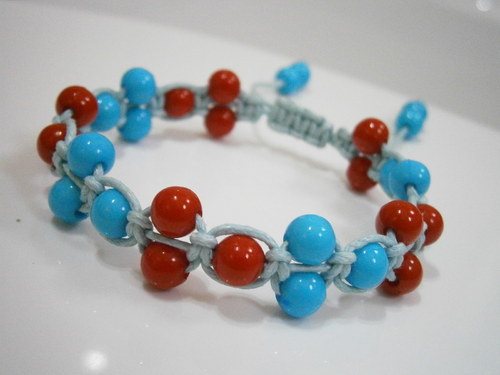 Náramek modrý/červený (shamballa/makramé) — foto 2