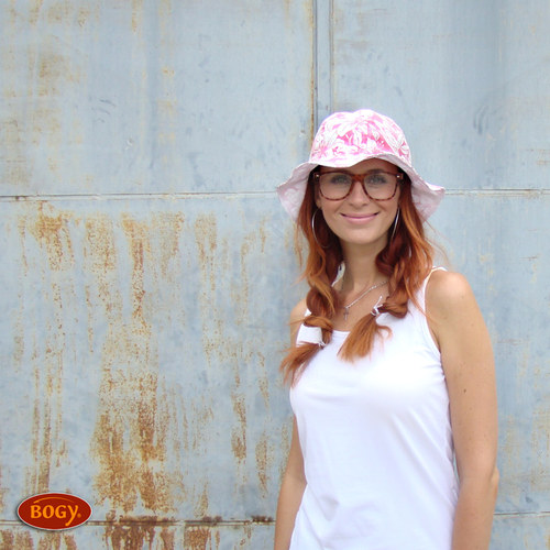 Letní plátěný klobouk s růžovými liliemi — foto 2