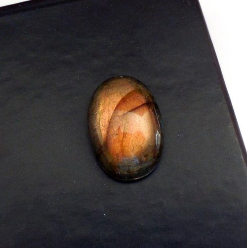 Labradorit - kabošon (20 x 14 x 5 mm) — foto 2