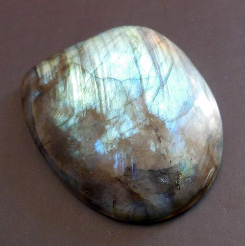 Labradorit - kabošon (34 X 41 X 8 mm) — foto 5