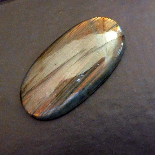 Labradorit - kabošon (47 x 23 mm) — foto 6