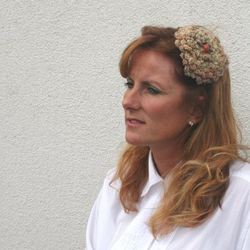 V KORUNĚ STROMU - čelenka- minibaret :-) — foto 3