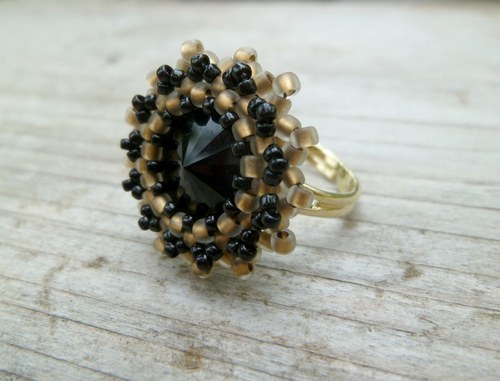 Swarovski prsten "Black & Gold" — foto 4