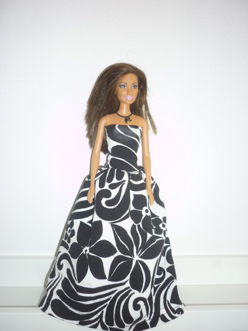 Šaty na panenku Barbie — foto 2
