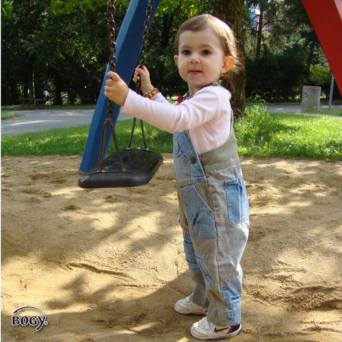 Kalhoty s laclem, kolenáče do školky nebo na písek — foto 4