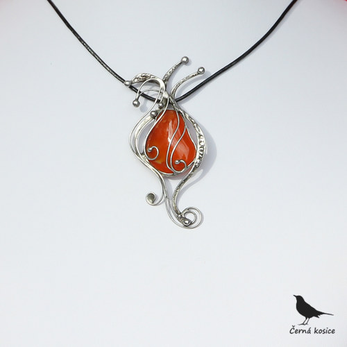 Exotický tulipán (Karneol) – náhrdelník — foto 3
