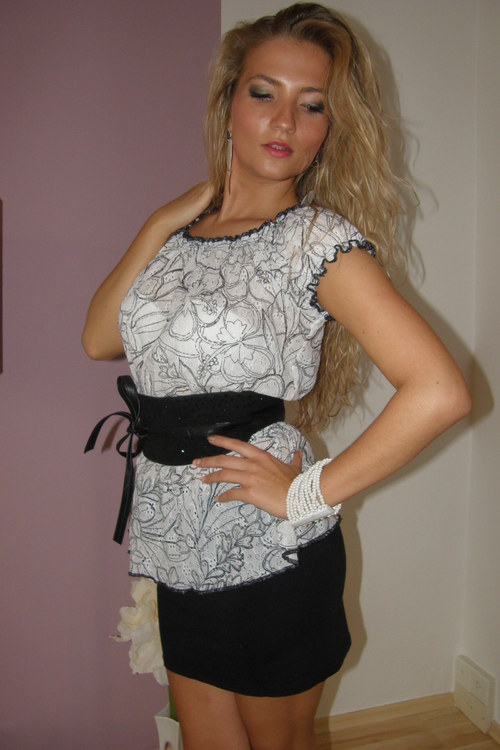 Krajková romantická halenka — foto 3