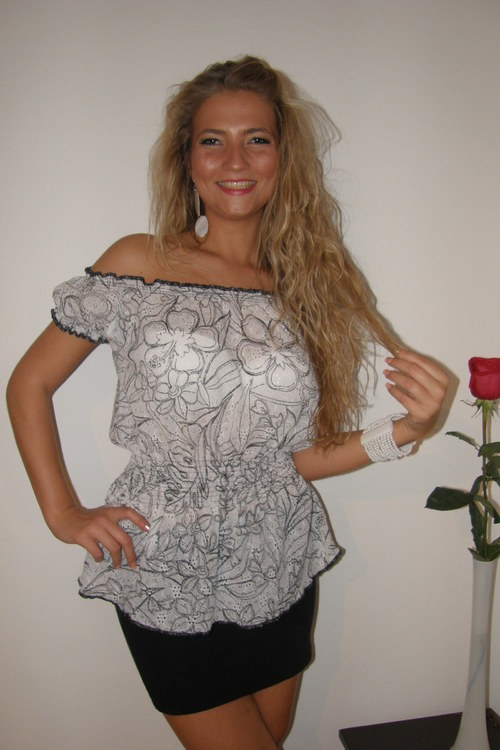 Krajková romantická halenka — foto 5