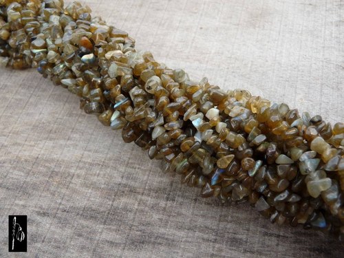 Labradorit hnědavý, návlek cca 20 cm — foto 3