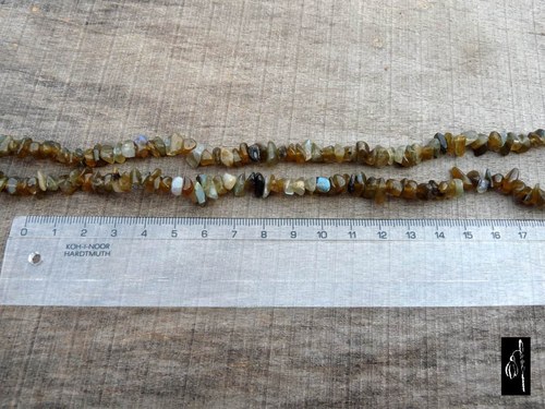 Labradorit hnědavý, návlek cca 20 cm — foto 4