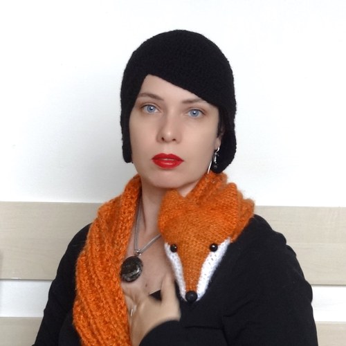 Josephine tančí! - čepice jako účes — foto 4