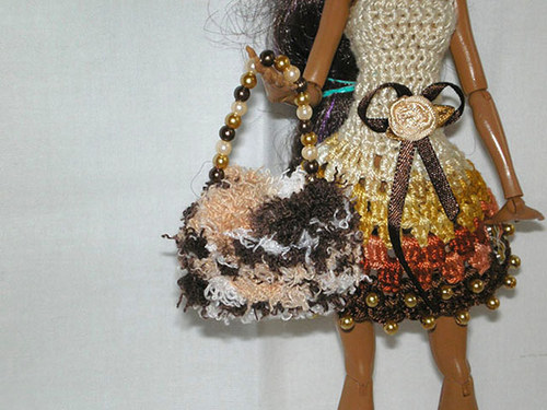 Hnědé šaty pro Monster high — foto 3