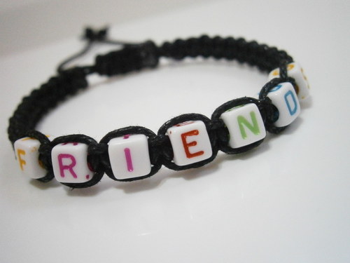 Náramek s textem - FRIENDS (Shamballa) — foto 3